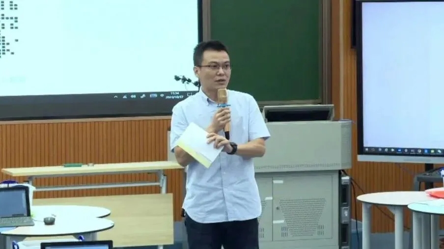 佛山科学技术学院胡畔点评.jpg